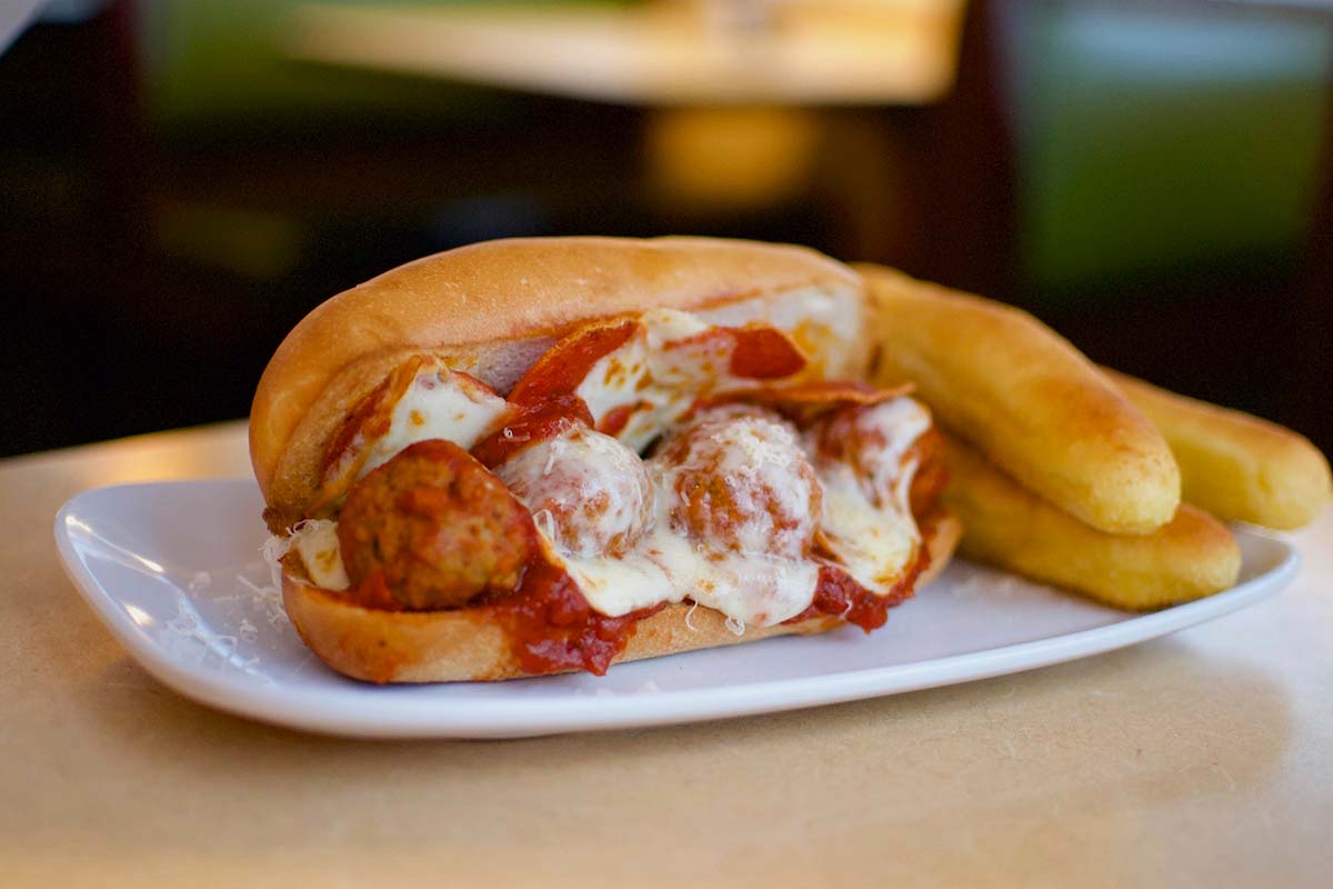 90 Restaurants that Deliver & Takeout in Janesville, WI